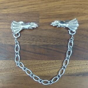 Trifari Vintage Hands Sweater Clip For Cardigan Rhinestone Ring Silver Tone